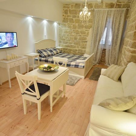 Studios Villa Rossella 4 로비니 객실 사진